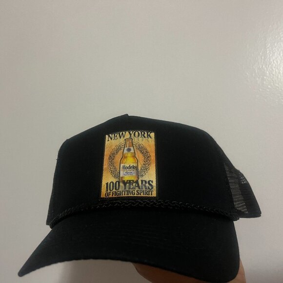 Modelo Black Trucker Hat New York Fighting Spirit and Cozies - Picture 4 of 5